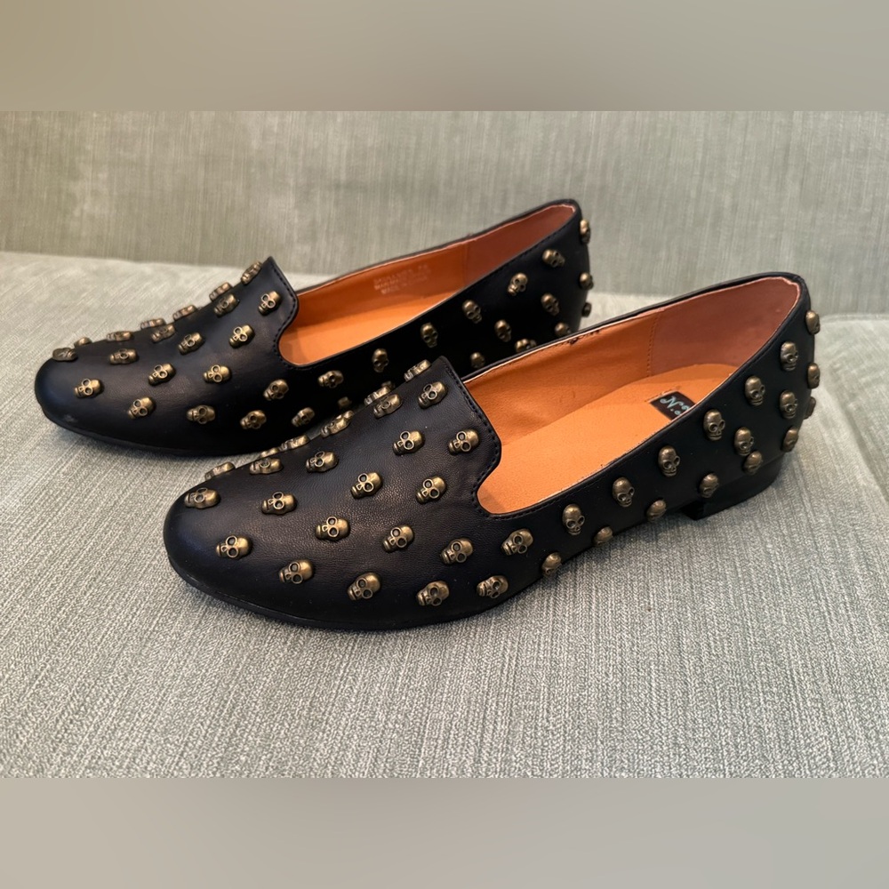 NEW N.Y.L.A BLACK SKULLSIES FLATS - Skulls, Size 7.5 Black Gothic Flats